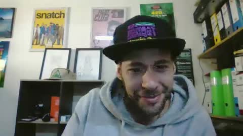 Snapshot of leonidascum chatting on 02-17-26, 11:50 leonidascum online show from 02-17-26, 11:50