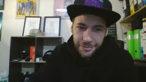 Snapshot of leonidascum chatting on 02-18-26, 09:27 leonidascum online show from 02-18-26, 09:27
