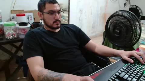 leonino231 online show from 11-22-25, 04:06