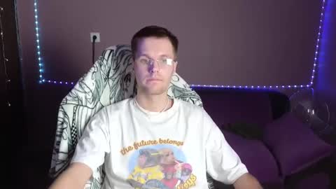 Snapshot of leonnextdoor chatting on 12-28-24, 06:18 Leon online show from 12-28-24, 06:18