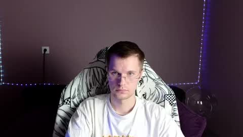 Snapshot of leonnextdoor chatting on 01-02-25, 06:50 Leon online show from 01-02-25, 06:50