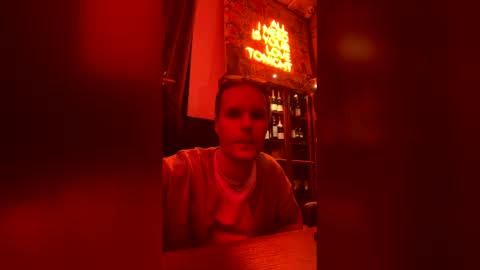 Snapshot of leonnextdoor chatting on 01-05-26, 06:00 Leon online show from 01-05-26, 06:00