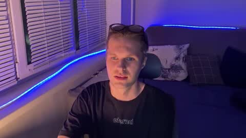 Snapshot of leonnextdoor chatting on 01-07-26, 04:53 Leon online show from 01-07-26, 04:53