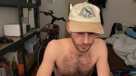 Snapshot of leonvampire chatting on 12-16-25, 03:28 Leon online show from 12-16-25, 03:28