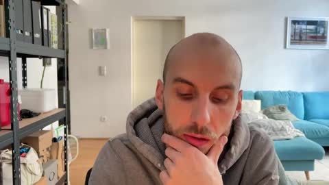 Leon online show from 03-18-26, 03:04