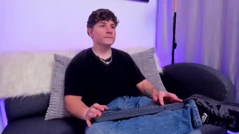 Leo  online show from 12-03-25, 04:20