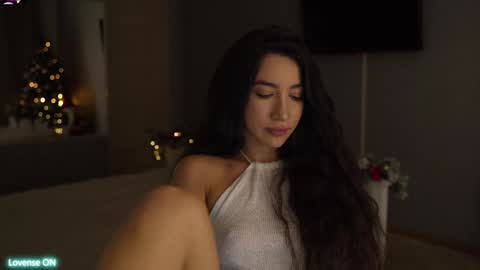 Leora online show from 12-10-24, 04:17