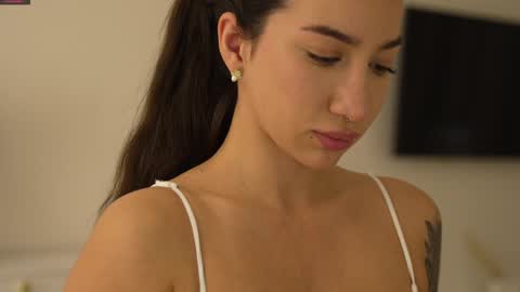 Leora online show from 02-07-25, 04:56