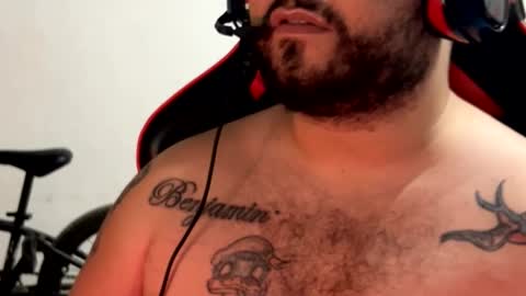 Snapshot of leosalvaje chatting on 11-19-25, 08:42 Leo Salvaje online show from 11-19-25, 08:42