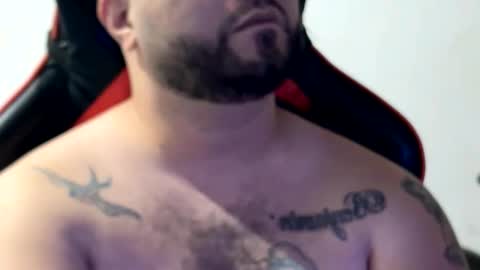 Snapshot of leosalvaje chatting on 11-21-25, 02:10 Leo Salvaje online show from 11-21-25, 02:10