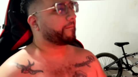 Snapshot of leosalvaje chatting on 11-23-25, 06:19 Leo Salvaje online show from 11-23-25, 06:19