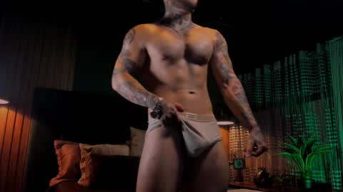 Snapshot of leosalvatore_ chatting on 02-24-25, 01:46 Leo Salvatore online show from 02-24-25, 01:46