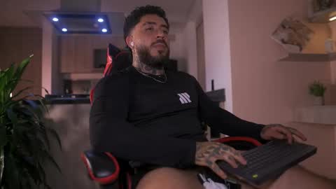 Snapshot of leosalvatore_ chatting on 10-24-25, 11:45 Leo Salvatore online show from 10-24-25, 11:45