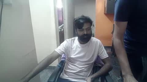 Snapshot of leosbroad chatting on 12-17-24, 08:01 Leo online show from 12-17-24, 08:01