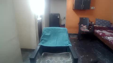 Snapshot of leosbroad chatting on 12-31-24, 08:04 Leo online show from 12-31-24, 08:04