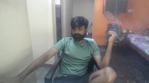 Snapshot of leosbroad chatting on 01-06-25, 06:03 Leo online show from 01-06-25, 06:03