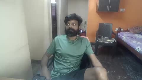 Snapshot of leosbroad chatting on 01-07-25, 05:43 Leo online show from 01-07-25, 05:43