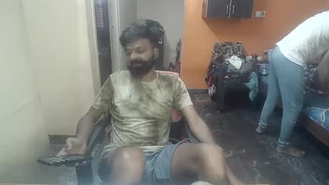 Snapshot of leosbroad chatting on 02-20-25, 07:01 Leo online show from 02-20-25, 07:01