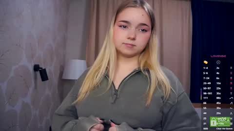 Snapshot of leotafredericks chatting on 11-27-25, 05:09 Hello everyone Im Lora Its my first day Were going to have fun together online show from 11-27-25, 05:09