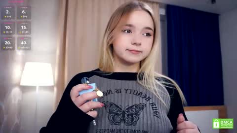 Hello everyone Im Lora Its my first day Were going to have fun together online show from 01-11-26, 05:12