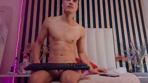 leotease online show from 05-15-26, 11:45
