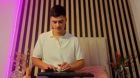 leotease online show from 06-03-26, 07:19