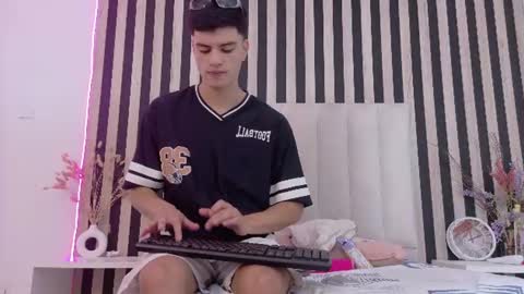 leotease online show from 07-14-26, 07:08