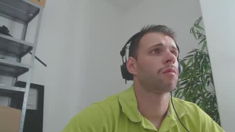 Snapshot of leozinhohd chatting on 09-30-25, 04:45 leozinhohd online show from 09-30-25, 04:45