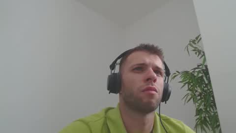 Snapshot of leozinhohd chatting on 11-11-25, 07:03 leozinhohd online show from 11-11-25, 07:03