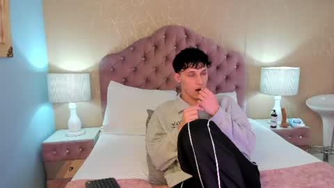 Snapshot of lephystar chatting on 06-19-26, 12:48 LephyStar online show from 06-19-26, 12:48