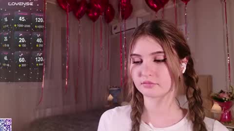 Nicole Moore online show from 02-18-25, 04:59