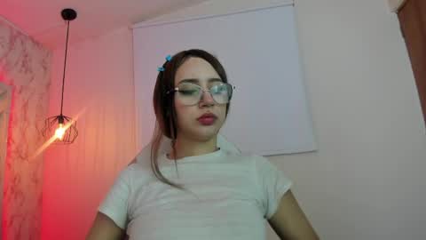 Snapshot of leri_rose_ chatting on 05-25-26, 11:38 online show from 05-25-26, 11:38