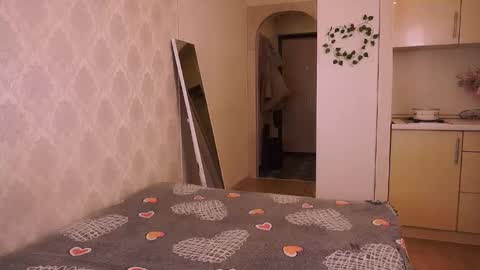 Snapshot of lesley_mil chatting on 11-30-25, 12:31 Lesley online show from 11-30-25, 12:31