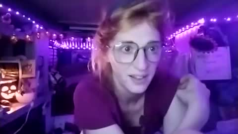 LesleyGumGrass- The Boring Trans girl online show from 10-28-25, 02:59