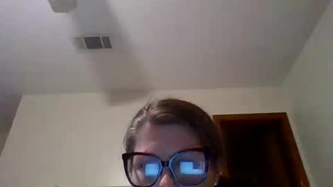 Snapshot of lesleymarie0404 chatting on 10-11-25, 06:34 lesleymarie0404 online show from 10-11-25, 06:34