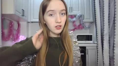  LESLIE   online show from 12-22-24, 07:52