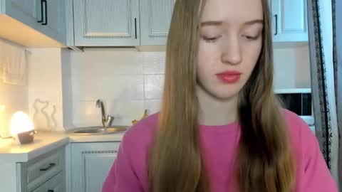  LESLIE   online show from 11-30-25, 08:40