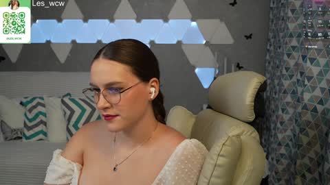 Snapshot of lesliekorfs chatting on 02-01-25, 11:06 LeslieKorfs online show from 02-01-25, 11:06
