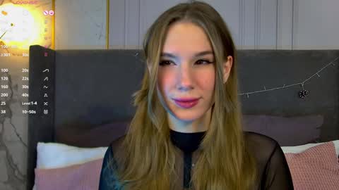 Snapshot of lesliemines chatting on 01-08-25, 05:27 Leslie online show from 01-08-25, 05:27