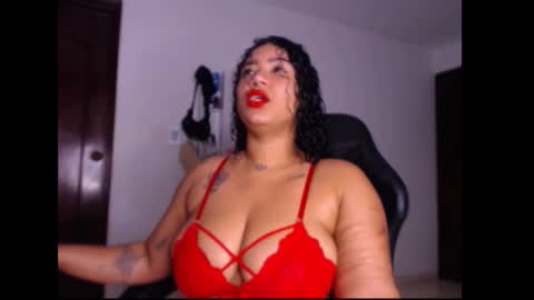 Snapshot of leslycarsson chatting on 12-20-25, 01:56 lesly online show from 12-20-25, 01:56