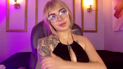 Snapshot of lessboobs_gh chatting on 05-16-26, 11:20 Less online show from 05-16-26, 11:20