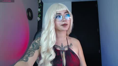 Snapshot of lessboobs_gh chatting on 05-23-26, 03:12 Less online show from 05-23-26, 03:12