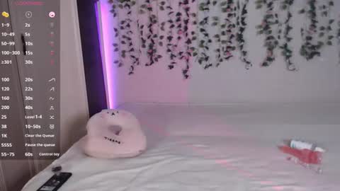 Lessy online show from 07-26-26, 03:36