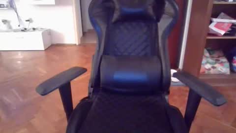 Snapshot of lestaro chatting on 03-19-26, 06:23 neoglo online show from 03-19-26, 06:23