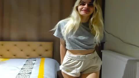 lesyaliss online show from 04-23-26, 11:18