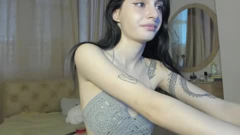 Snapshot of lesyaliss chatting on 07-19-26, 04:33 lesyaliss online show from 07-19-26, 04:33