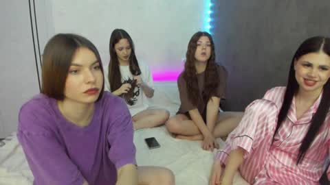 Snapshot of let_me_seee chatting on 02-03-25, 05:24 Fiona online show from 02-03-25, 05:24