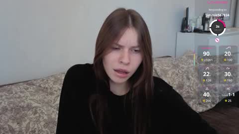 Snapshot of let_me_seee chatting on 10-08-25, 10:46 Fiona online show from 10-08-25, 10:46