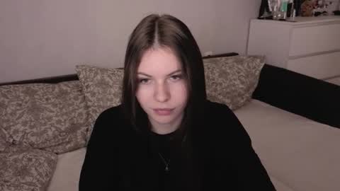 Snapshot of let_me_seee chatting on 10-28-25, 02:20 Fiona online show from 10-28-25, 02:20