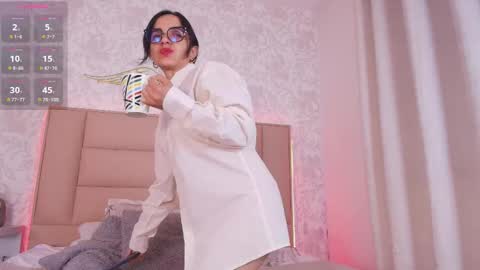 Leti White online show from 12-22-25, 09:23